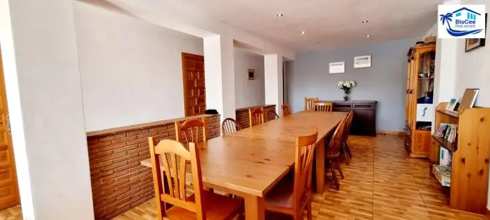 Villa de Lujo de 10 Dormitorios en Nerja con Vistas al Mar