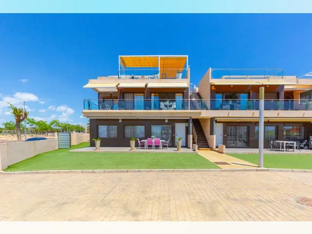 Casa 4 Dormitorios Torre Horadada Planta Baja Jardin 120m2