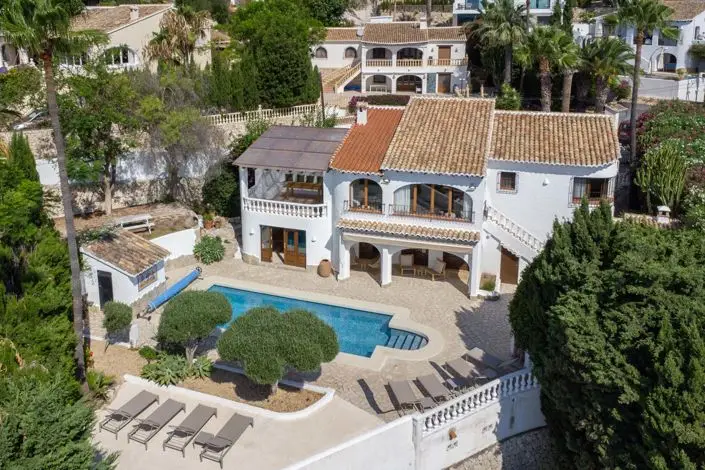 Villa 4 Dormitorios Moraira Vistas al Mar Piscina Climatizada