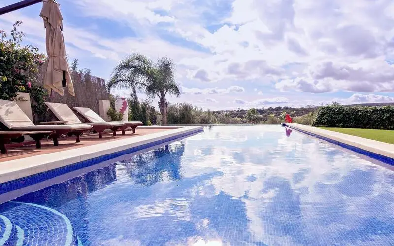 Villa de Lujo en Sotogrande 6 Dormitorios Vistas al Golf