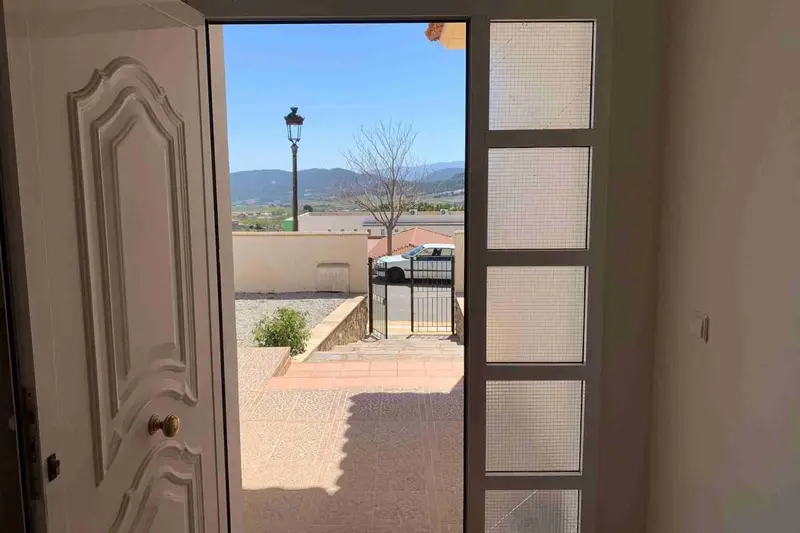 Venta Villa con patio en Oria - 4 dormitorios - 200m2