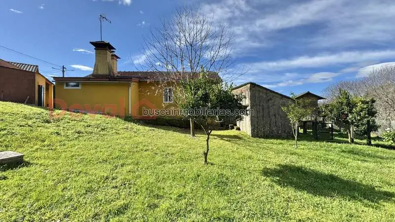 Casa en Venta O Porriño: Rincón con Alma en la Naturaleza