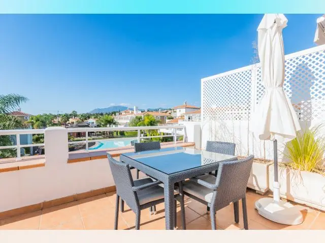 Piso de 2 Dormitorios alquiler Estepona, España