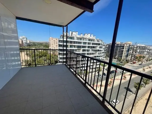Apartamento en Playa de San Juan con Vistas al Mar