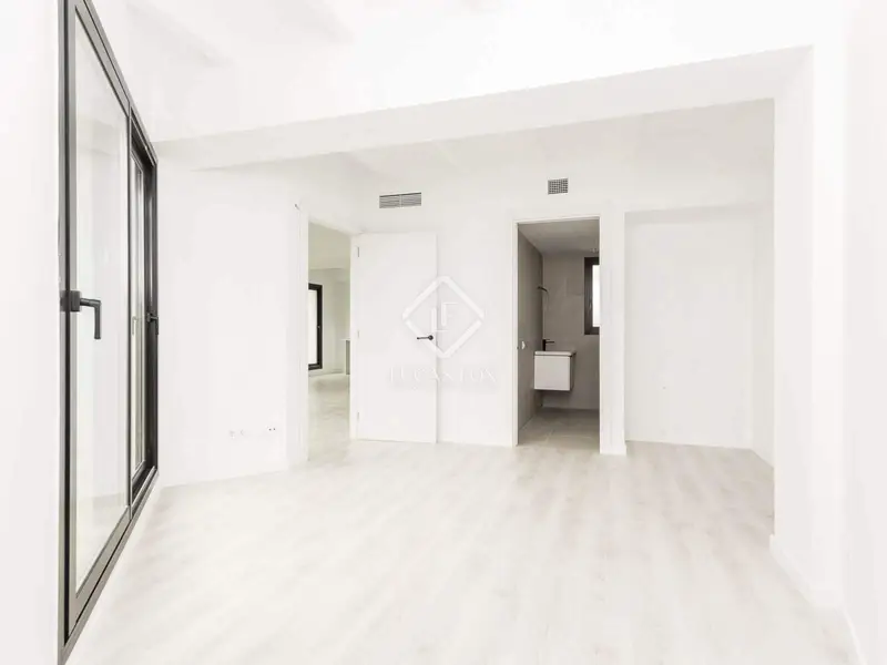 Ático en venta en Barcelona: Vistas panorámicas y terraza privada