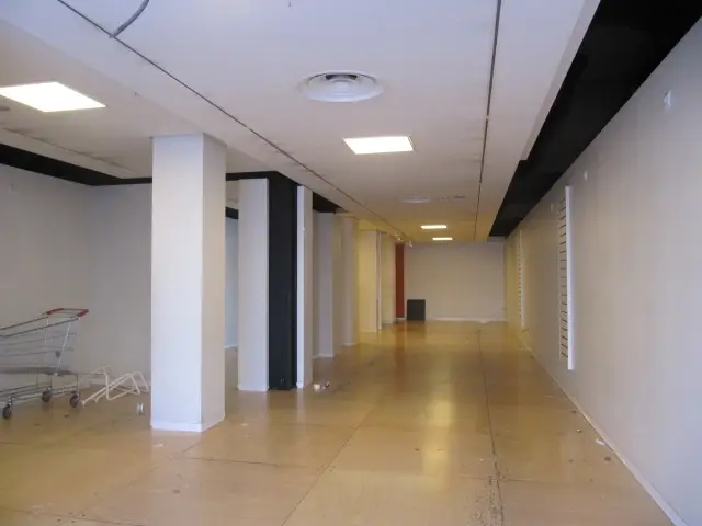 Local Comercial 260m2 con Sótano 300m2 Plaza Conchiñas