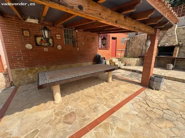 Casa con dos viviendas independientes en Calafell Park