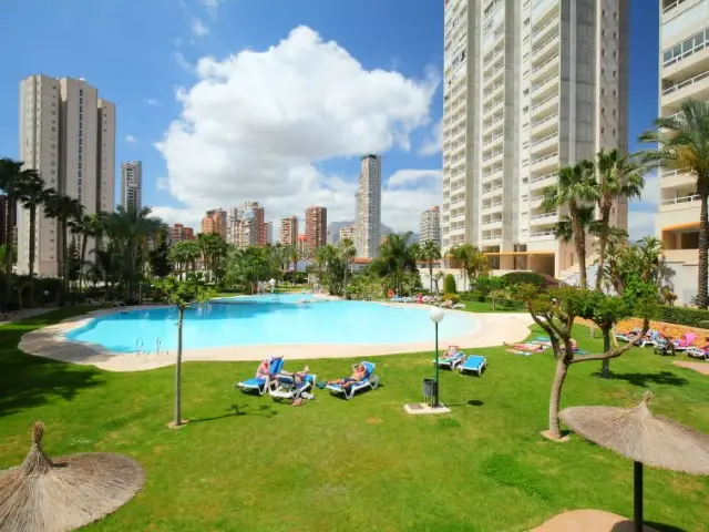 Apartamento 2 Dormitorios Alquiler Benidorm