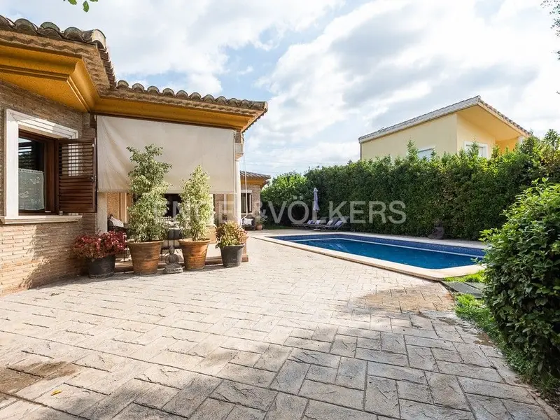 Chalet en Venta en Bétera Valencia Lujo y Confort