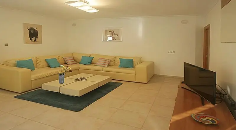 Villa de Lujo en Benahavis 5 Dormitorios Piscina Jacuzzi