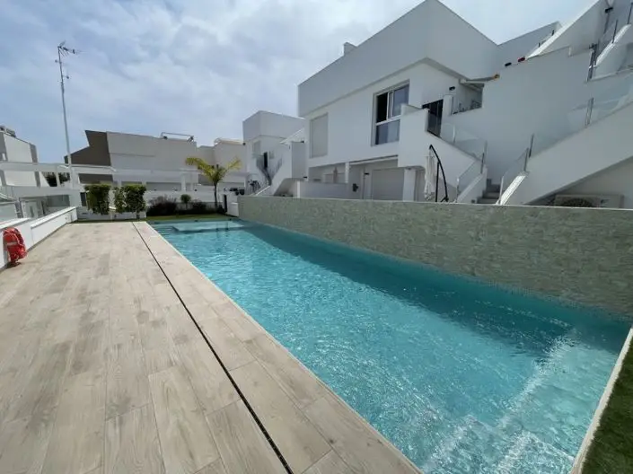 Bungalow de 2 Dormitorios en Venta