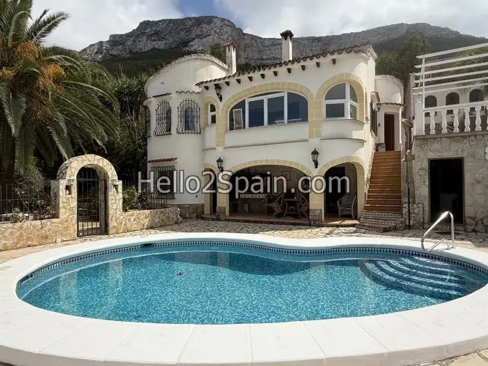 Villa en venta 4 dormitorios Denia vistas al mar