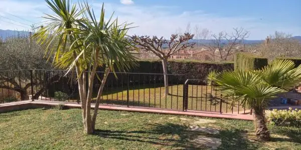 Casa Familiar Baix Empordà: Tranquilidad y Estilo cerca de la Playa