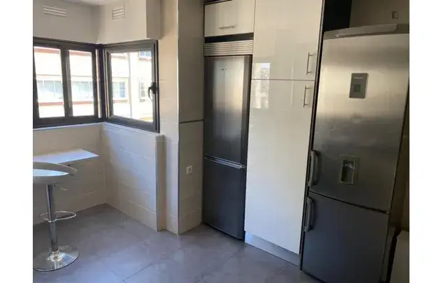Rent 5 bedroom apartment in Madrid