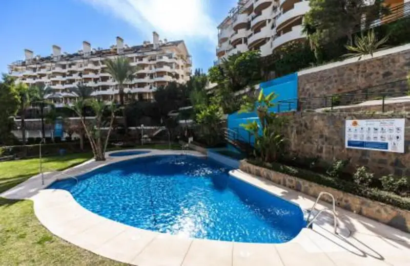 Piso de 2 Dormitorios alquiler Nueva Andalucia, España