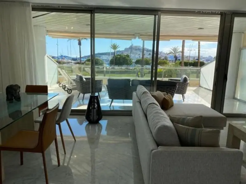 Piso en venta en Ibiza con vistas a Dalt Vila y terraza