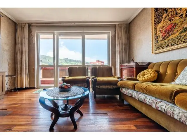 Vivienda en Plaza Constitucion Los Corrales de Buelna
