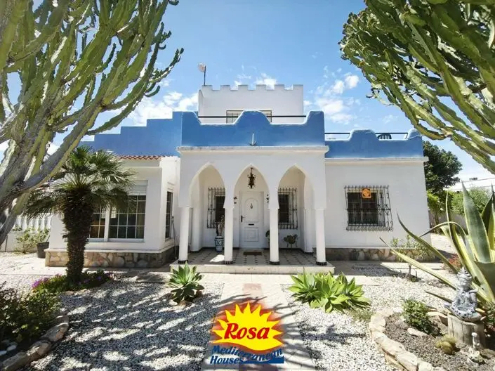 Chalet de 4 dormitorios en Torrevieja