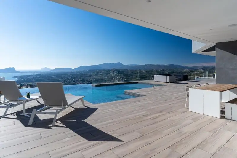 Villa de Lujo en Cumbre del Sol 4 Dormitorios 6 Banos Vistas al Mar
