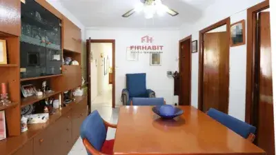 Piso en venta 3 dormitorios 1 baño Parc de Lourdes