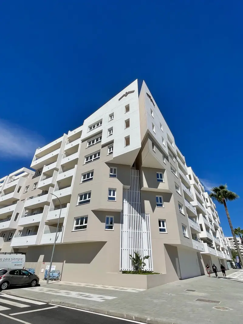 Apartamento en Nueva Andalucia con Vistas al Mar y a La Concha