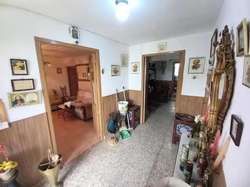 Cortijo con 4 Dormitorios en Ribera Baja, Jaén