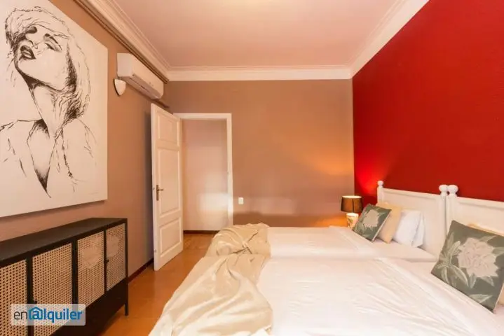 Alquiler Piso 5 habitaciones 2 baños Eixample Sagrada Familia