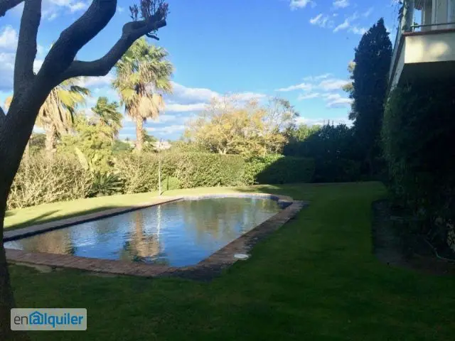 Alquiler Casa Sotogrande Alto: Villa con Piscina y Vistas a la Montana