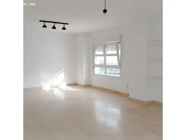 Magnífico piso en alquiler anual en Cádiz zona El Corte Inglés