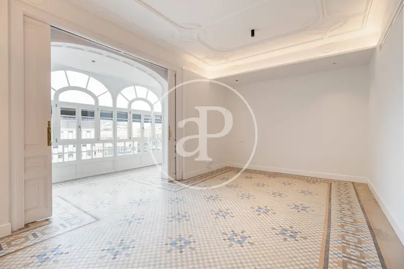 Piso en venta en Provenza  Barcelona