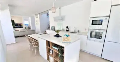 Chalet en Venta Altos del Rompido: Villa Moderna con Piscina