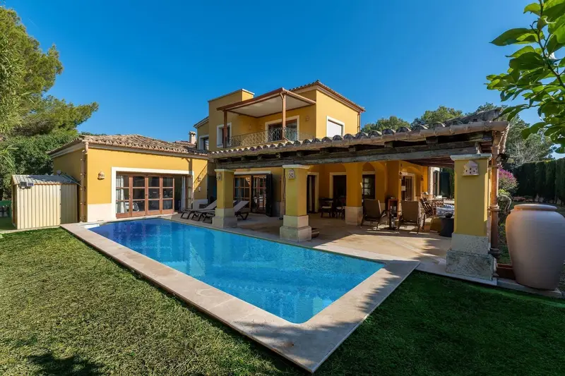Chalet en venta en Santa Ponsa Mallorca con piscina privada
