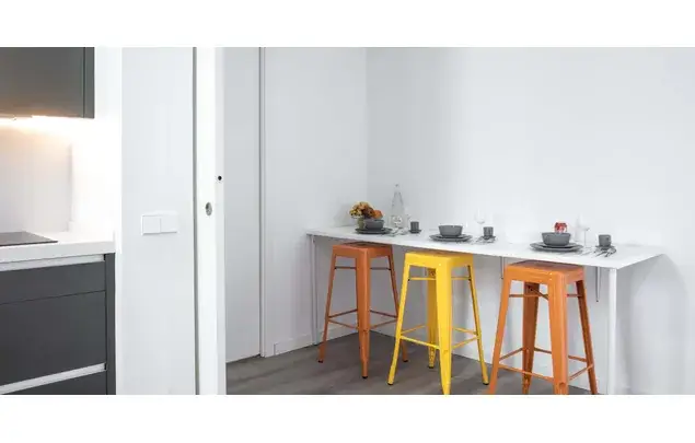 Habitacion 82m2 Barcelona Estancia Media Larga