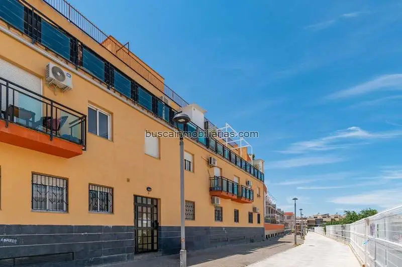 Dúplex en venta en Churriana de la Vega