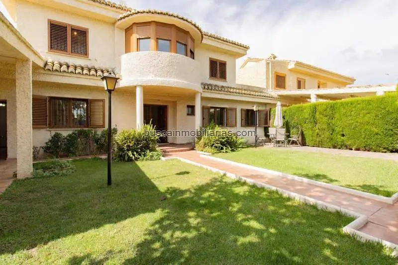 Chalet en venta La Pobla de Farnals cerca de la playa
