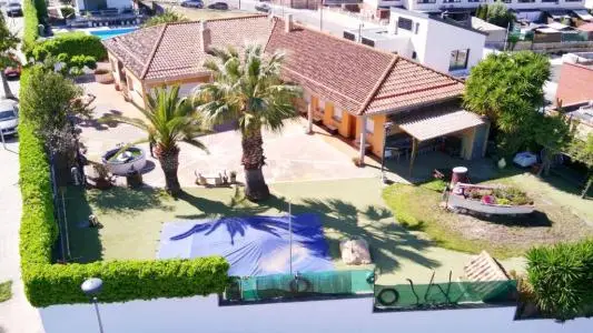 Casa independiente esquinera en Vilanova i la Geltru