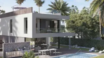 Villa de Lujo en El Paraiso Atalaya Benamara Cerca de la Playa