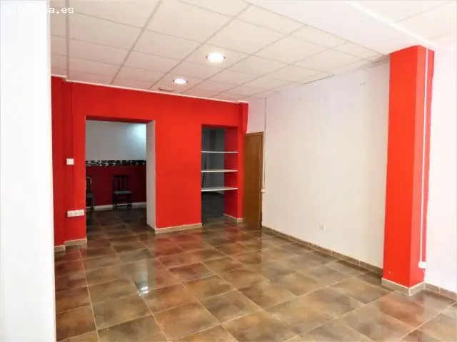 Local Comercial Reformado - Ideal Pequeño Negocio u Oficinas