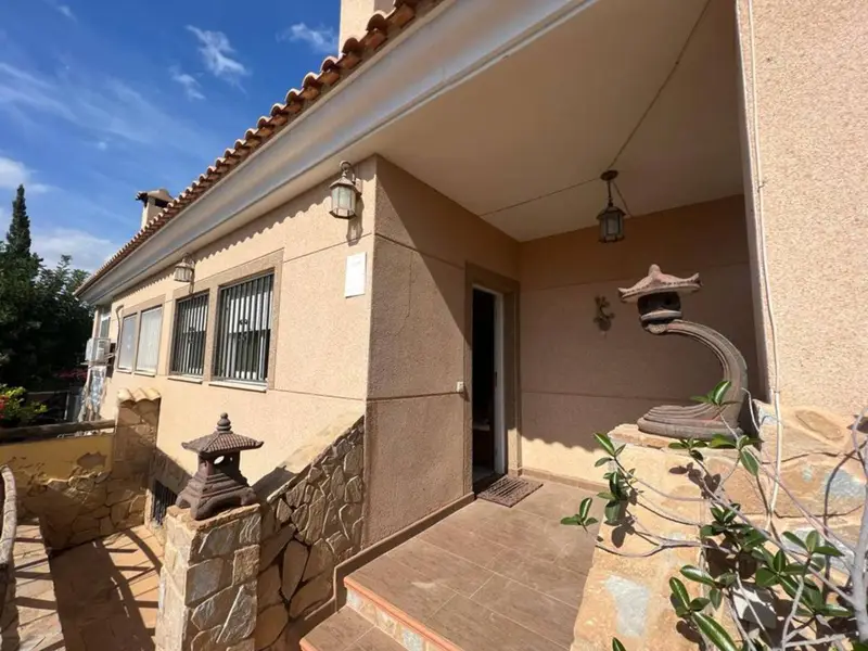 Casa en Venta Busot con Terraza y Vistas al Mar