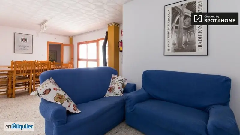 Habitación con Escritorio en Apartamento céntrico de 12 Dormitorios