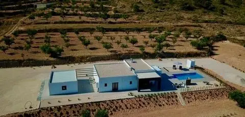 Casa-Villa de 3 Dormitorios en venta Jumilla, España