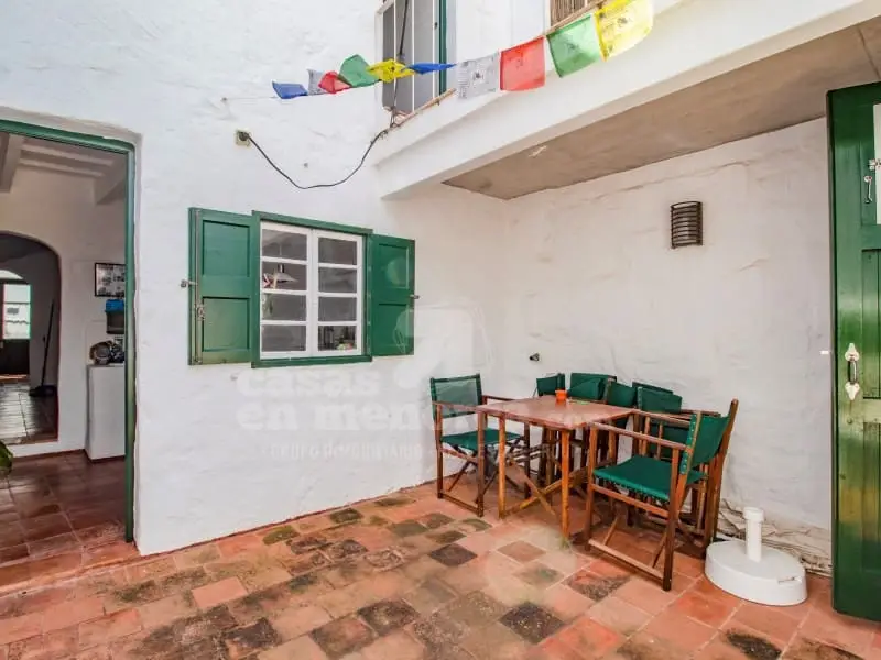 Casa Menorquina con Patio y Vistas al Campo en Es Migjorn