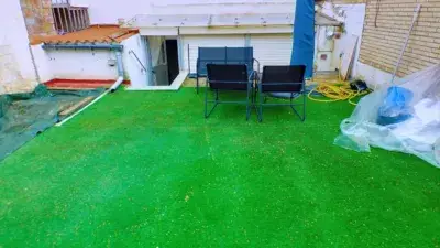 Piso con patio en venta en Manresa para parejas
