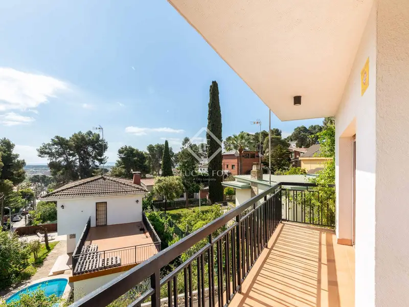 Chalet en venta Castelldefels vistas al mar y montaña
