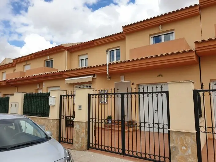 Casa adosada 3 dormitorios Pinoso