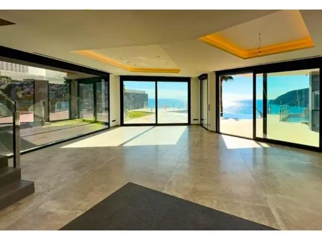 Villa de Lujo en Calpe con Spa y Vistas al Mar