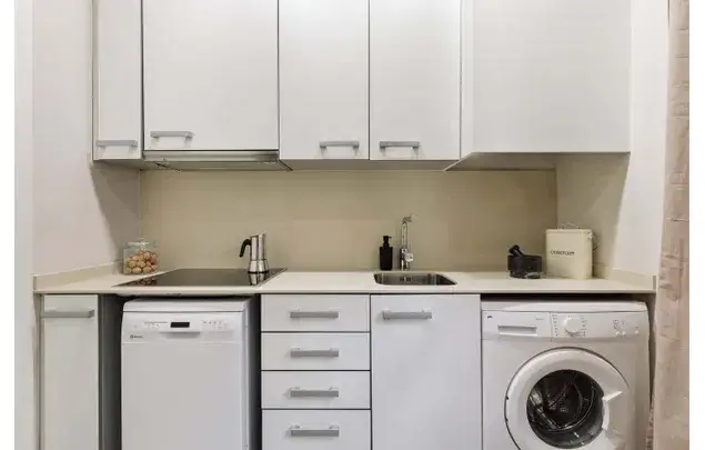 Rent 3 bedroom apartment of 42 m² in Barcelona