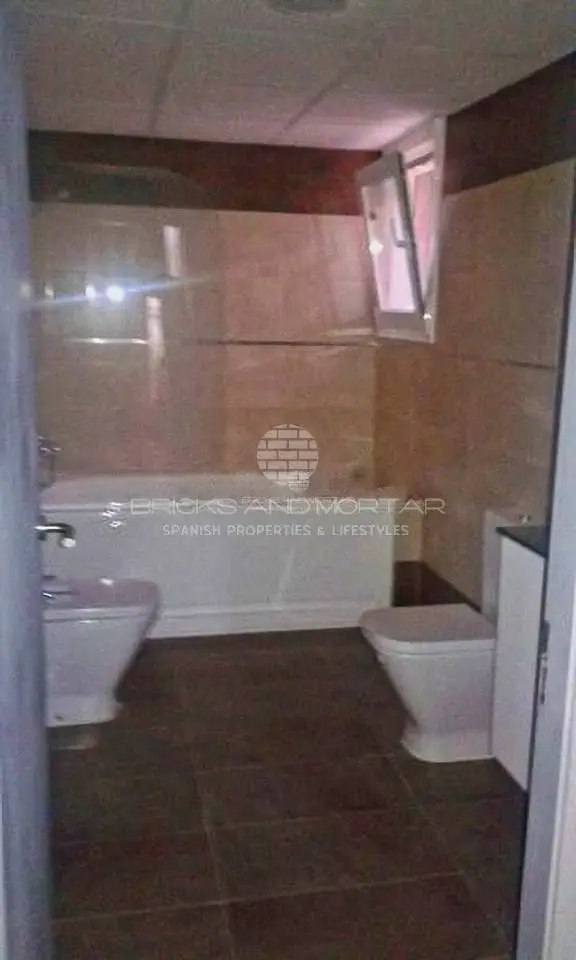 Chalet en Venta en Chiva Valencia Moderno 320m2