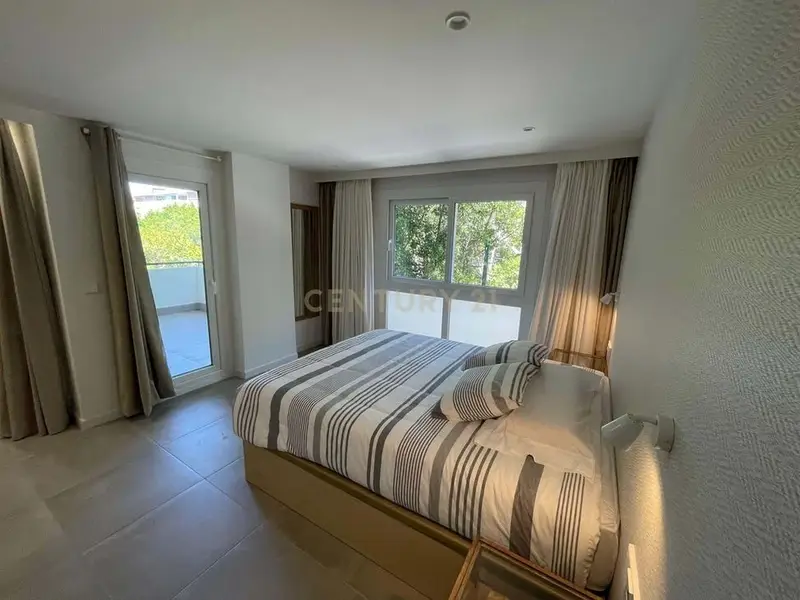 Estudio Amueblado en Málaga con Terraza y Piscina