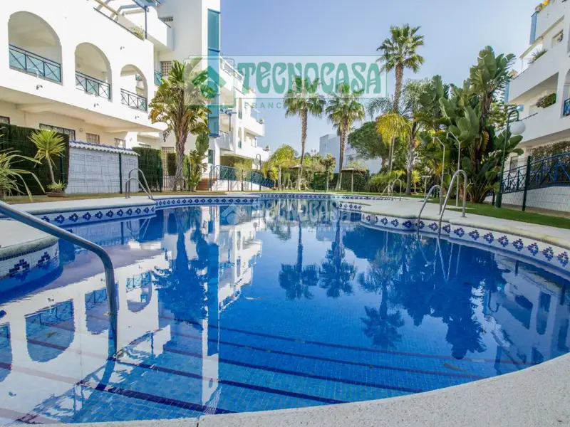 Apartamento en Costa Ballena con Jardin y Garaje Junto a la Playa